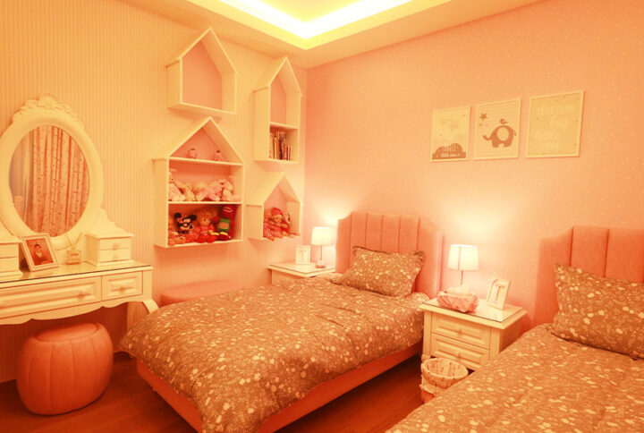 Children / Twin Girls Bedroom
